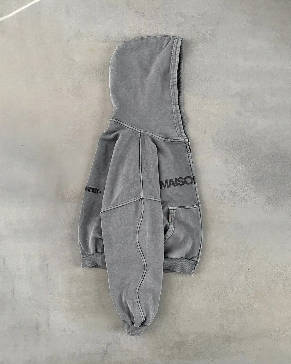 ZIPPED HOODIE GREY